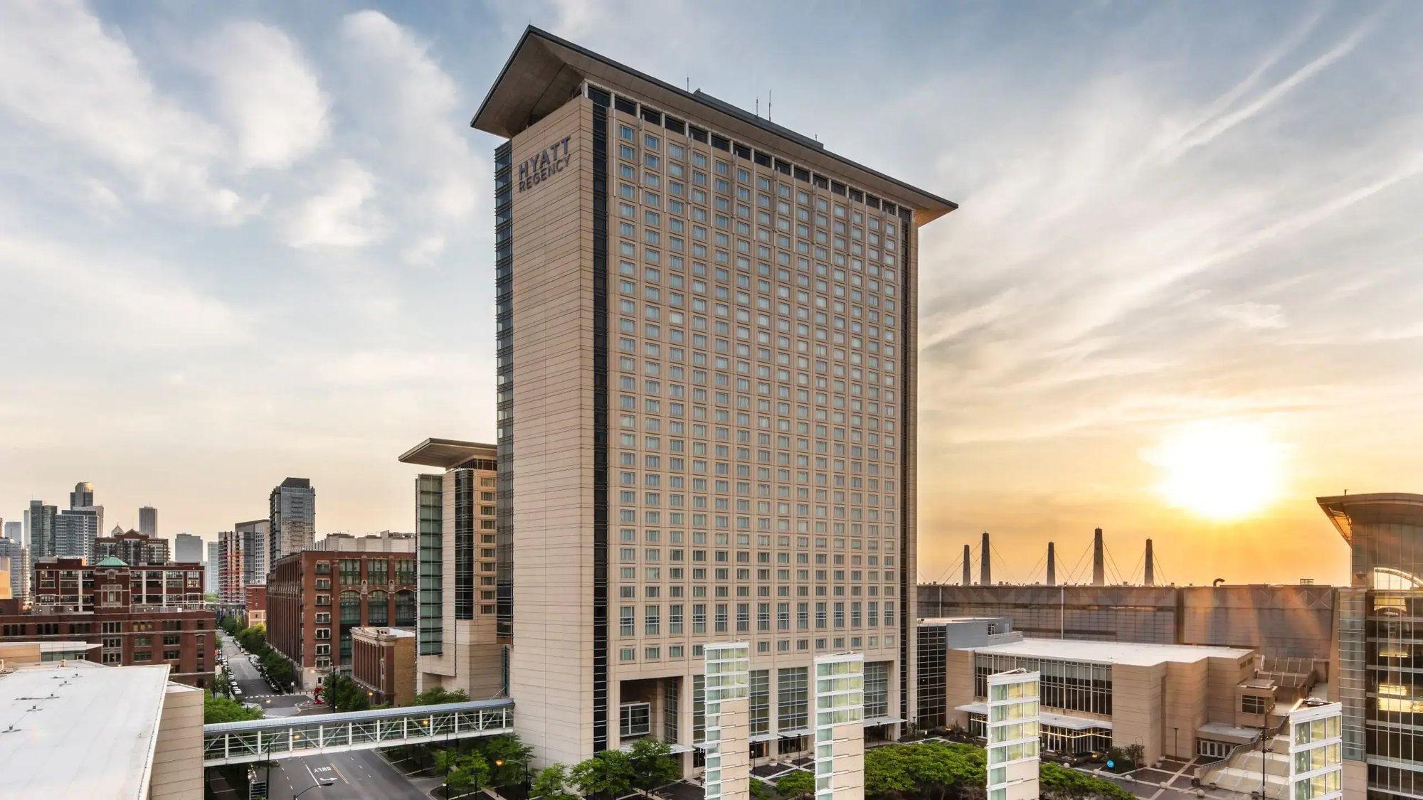 Hyatt-Regency-McCormick-Place-P302-Exterior-Sunrise.16x9